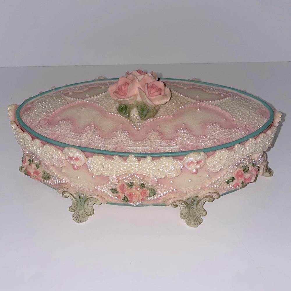 Vintage Musical Jewelry Box